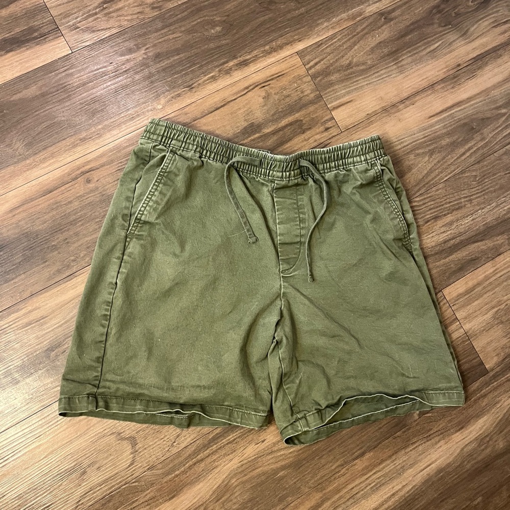 GAP Men's Olive Drawstring Shorts